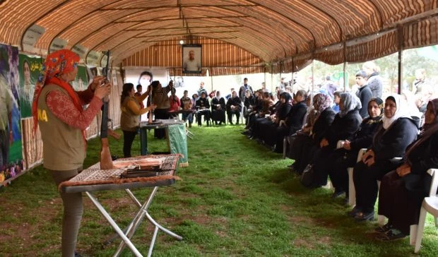 Κούρδισσες του Αφρίν ορκίζονται να πεθάνουν πολεμώντας τους Τούρκους δολοφόνους (βίντεο)